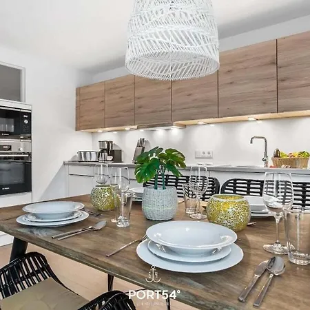 בית נופש Peppers Apartment, *
