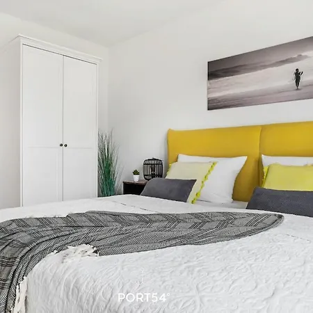 Peppers Apartment, *